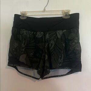 Black Floral Athletic Shorts/Running Shorts Old Navy size medium